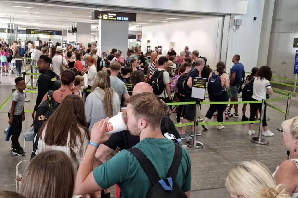 Canary Islands airports had almost 5 million passengers in March