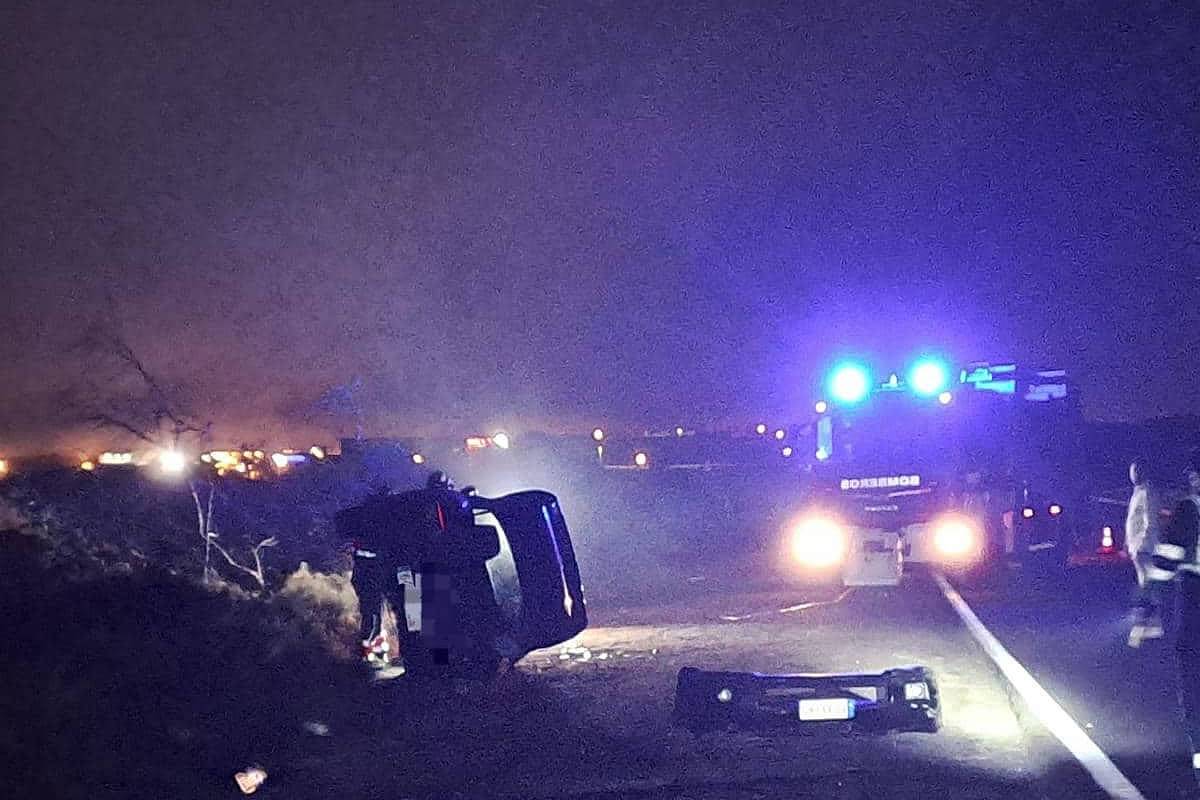 Two injured after rolling their car in Costa Teguise