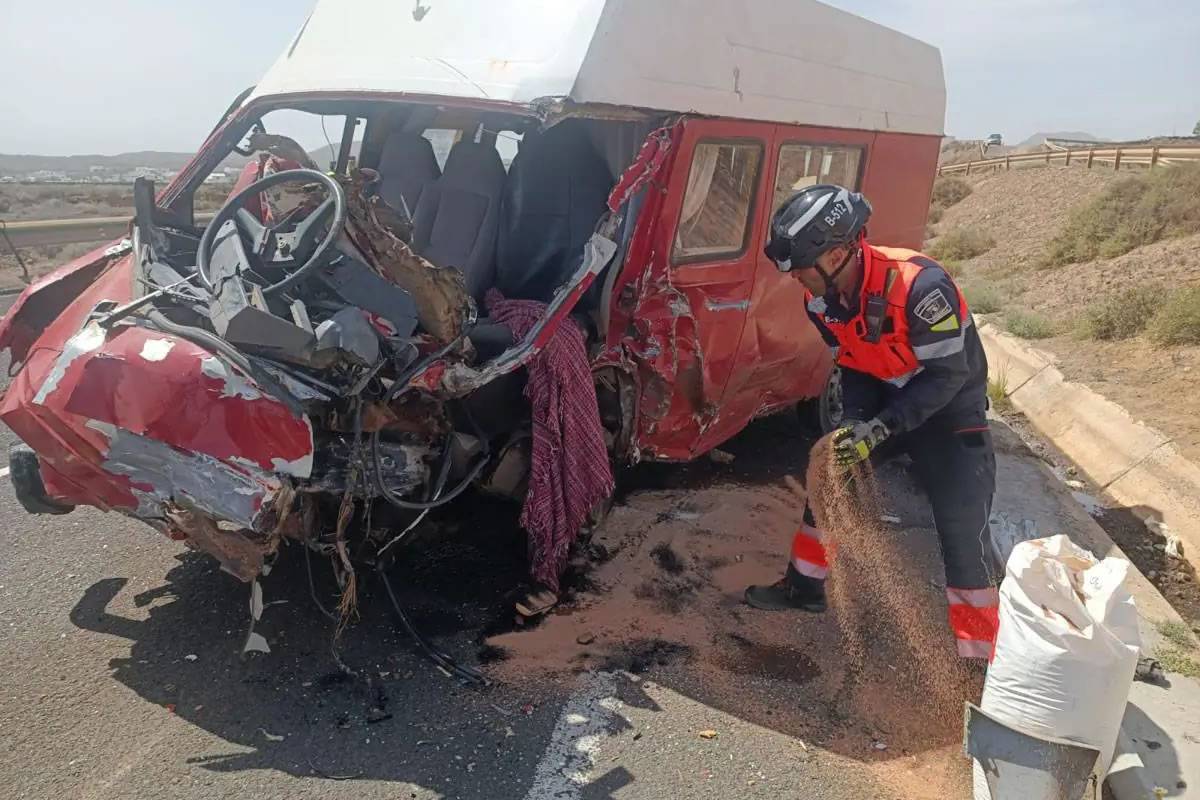 Two dead and one seriously injured in a head-on collision in Lanzarote