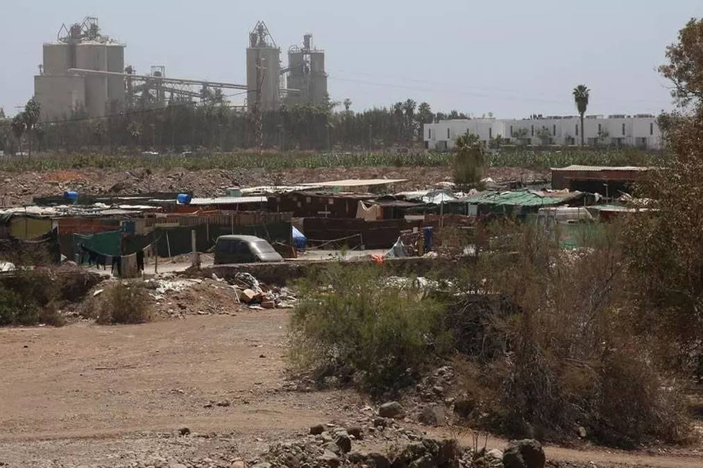 A shantytown next to luxury villas: the reality behind tourism in the Canary Islands