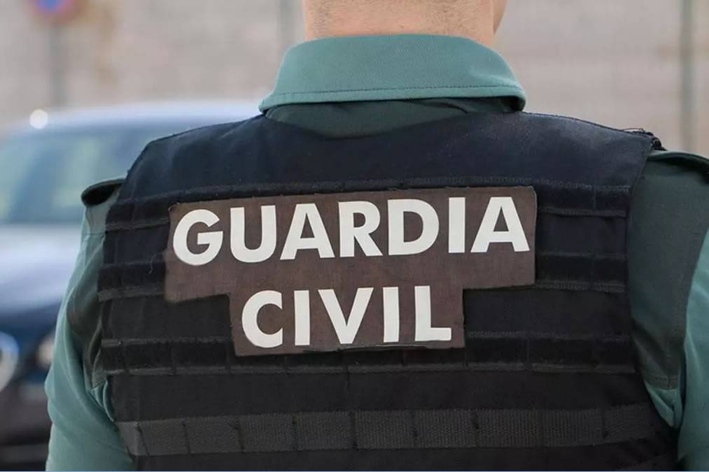 Hotel cleaner accused of stealing 7,000 euros from guests rooms