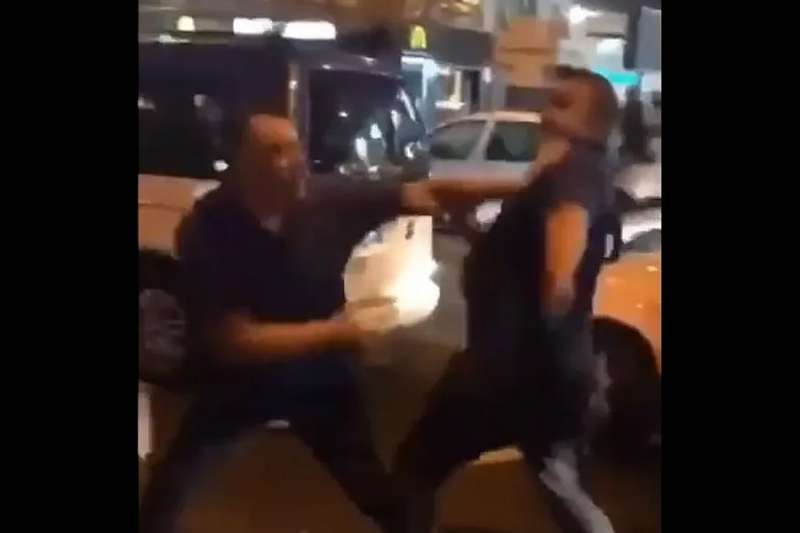 VIDEO: Two taxi drivers involved in a fight in Veronicas