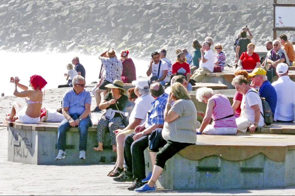 Will a tourist tax of 3 euros per night stop people coming to the Canary Islands?