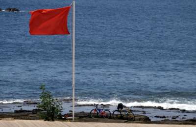 Bacterial contamination continues at El Confital Beach