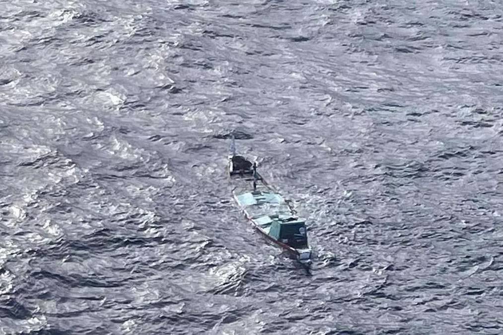 51 killed as boat capsizes on its way to the Canary Islands