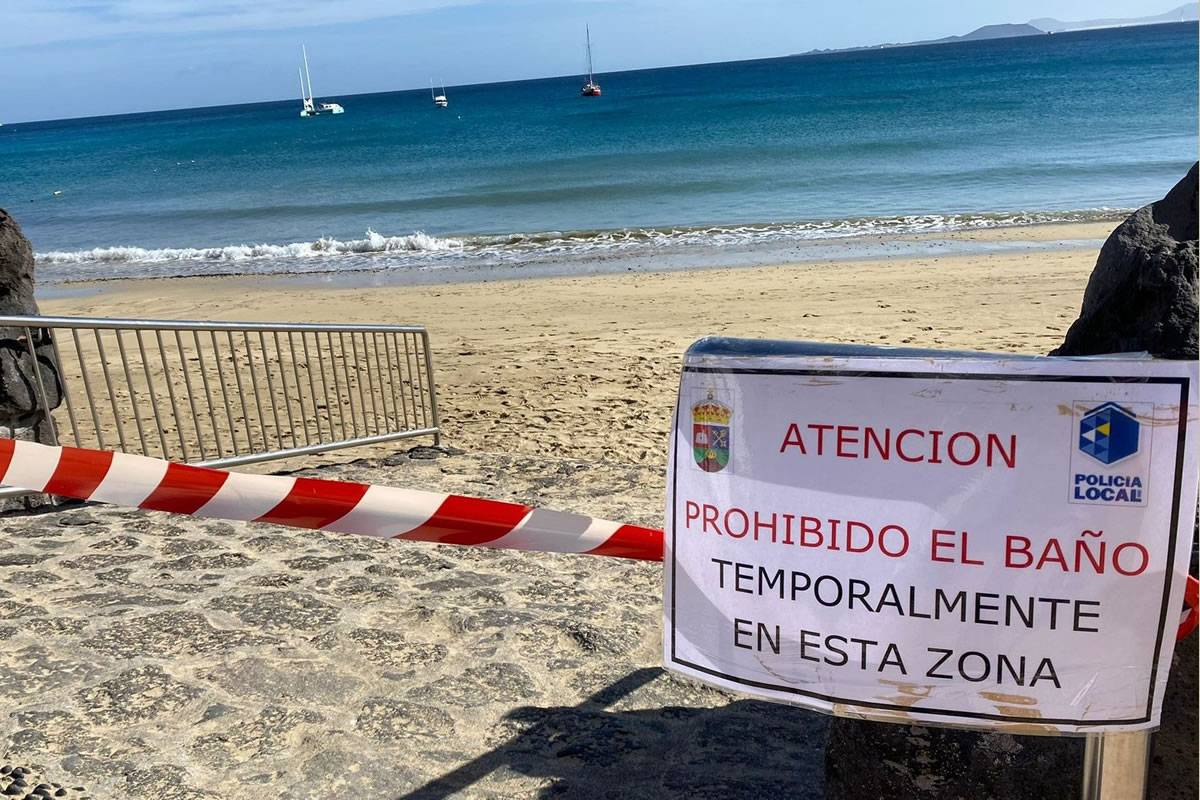 Sewage spill forces the closure of Playa Blanca beach
