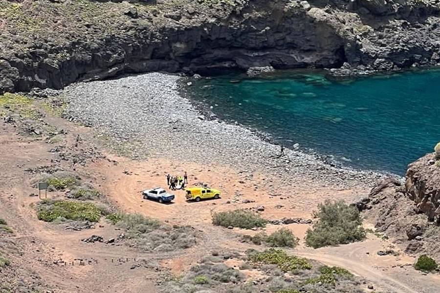 Dead body of a man found floating in the sea by Juncal Beach 