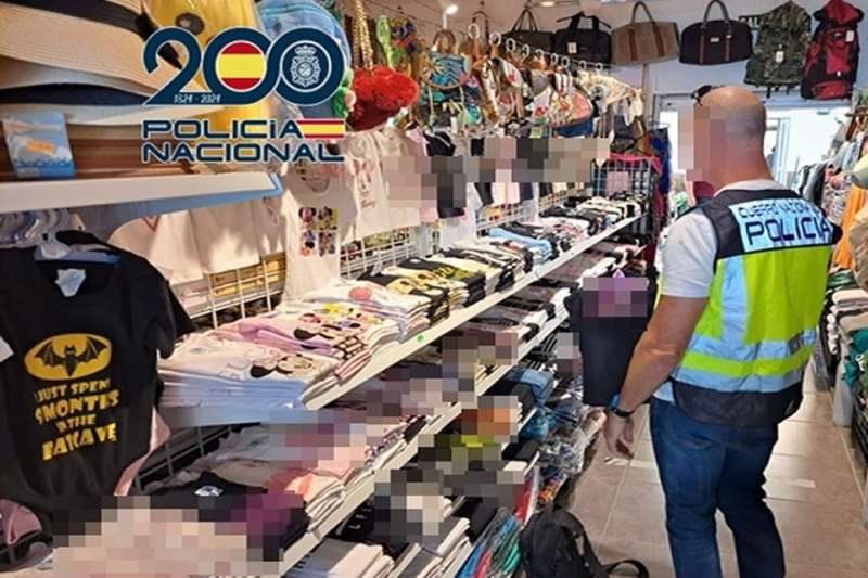 More shops raided in Costa Adeje selling fake handbags, watches, and football shirts