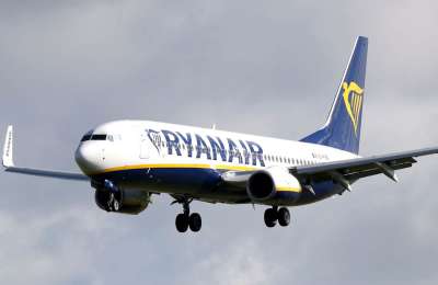 Police arrest ‘drunk and abusive’ Ryanair passengers as they land in Tenerife