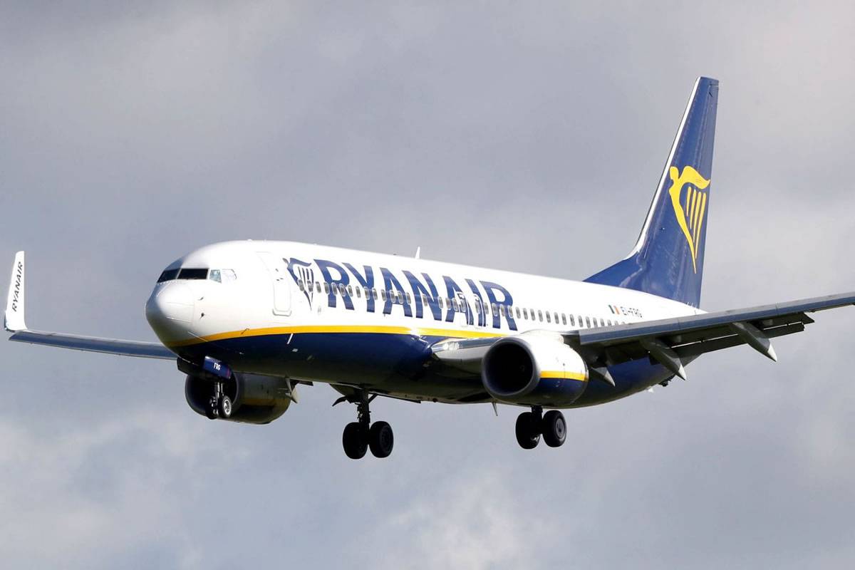 Police arrest ‘drunk and abusive’ Ryanair passengers as they land in Tenerife