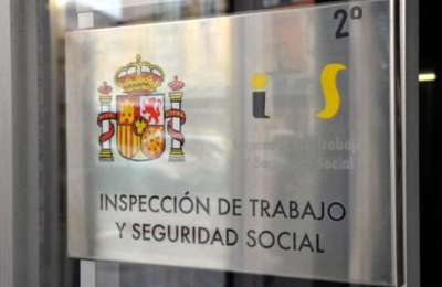Two legal advisors convicted for falsifying documents to obtain residency papers