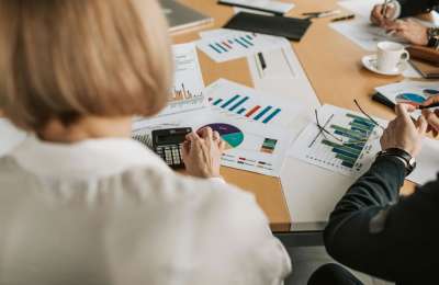 Financial advisor for American expats in Spain offers help to Spanish expats