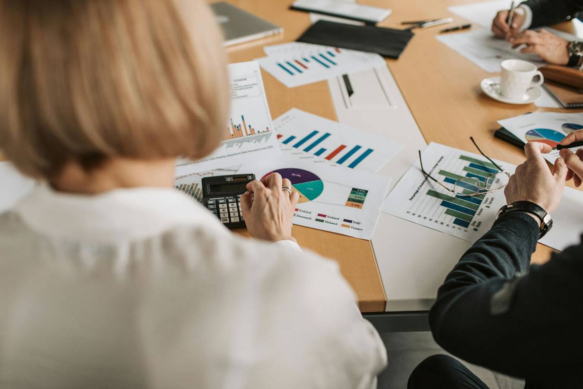 Financial advisor for American expats in Spain offers help to Spanish expats