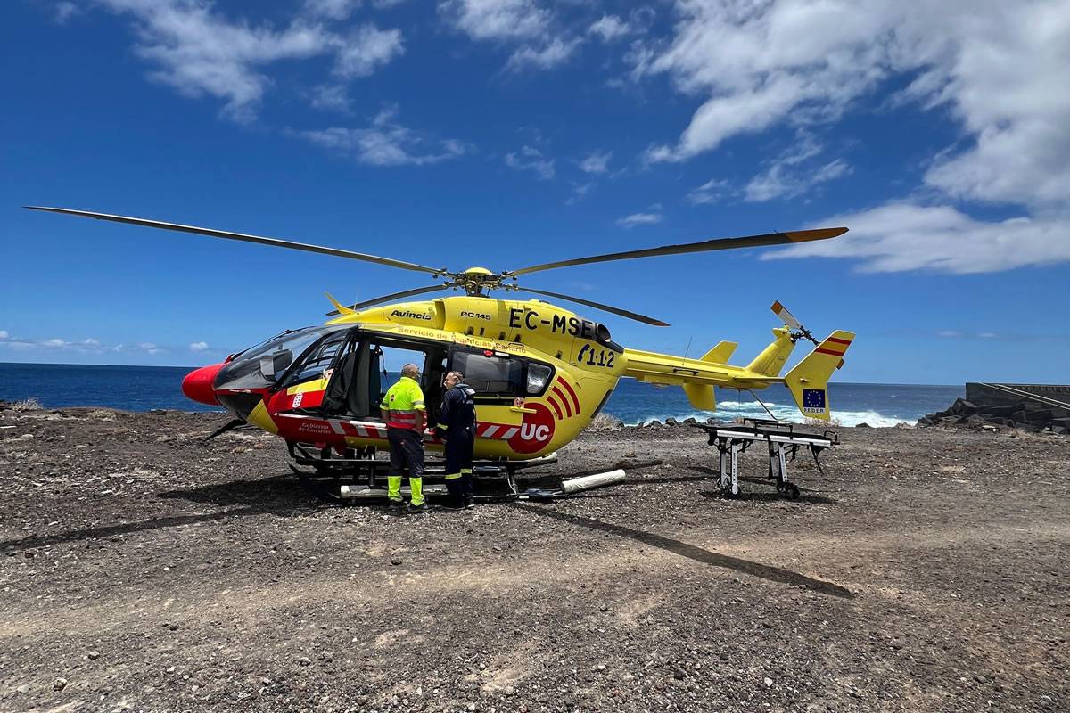 Diver with decompression sickness airlifted to Tenerife from El Hierro