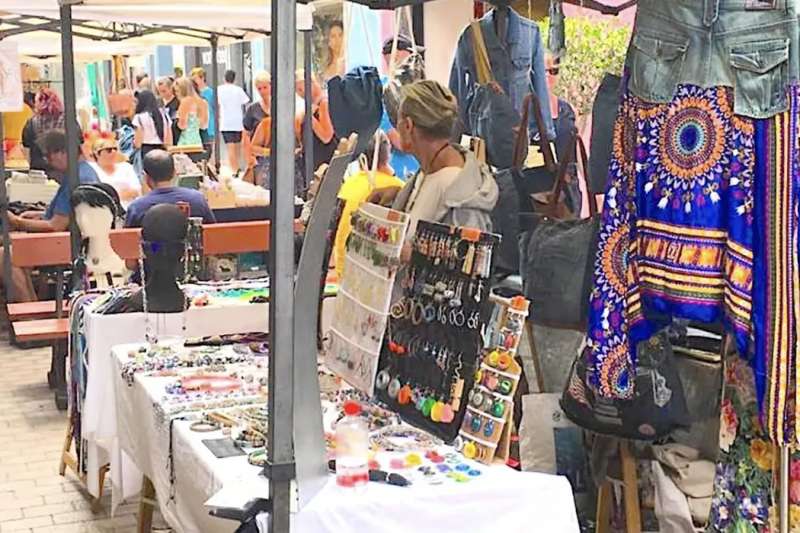 Caleta de Fuste is to have a summer market all season long