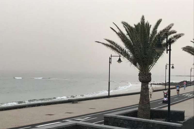 Calima returns to the Canary Islands bringing haze and higher temperatures