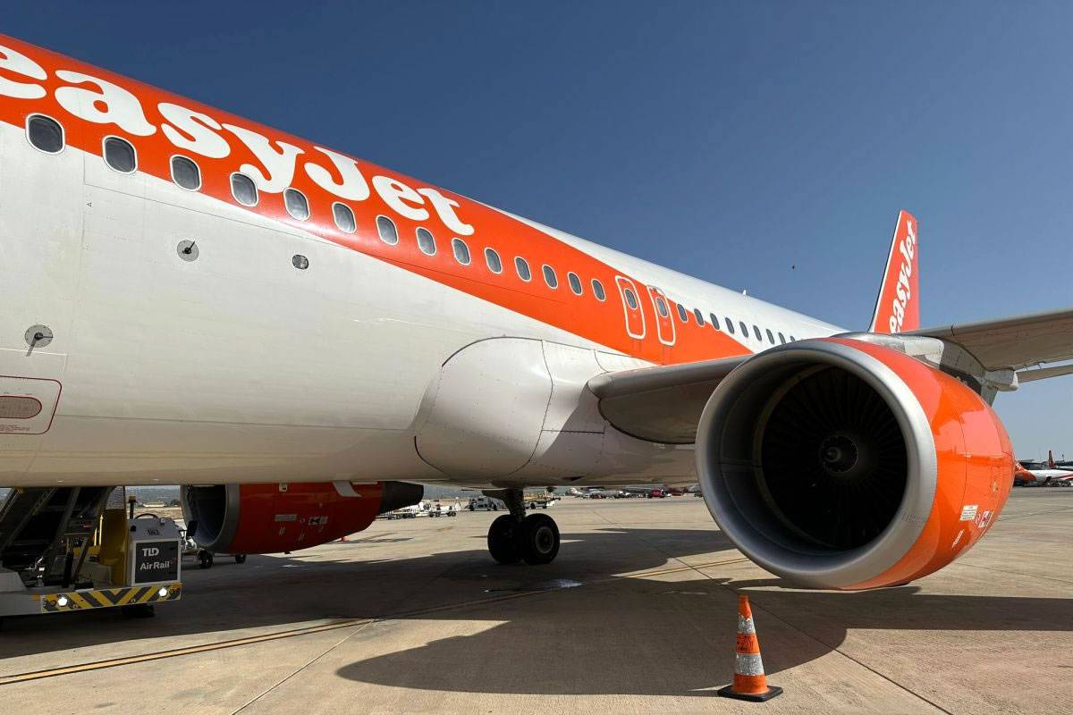 Drunk Brit arrested after trying to open airplane doors on flight to Spain