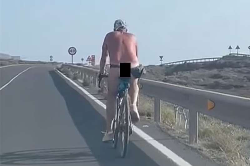 VIDEO: Lanzarote locals angry after man spotted cycling naked around island