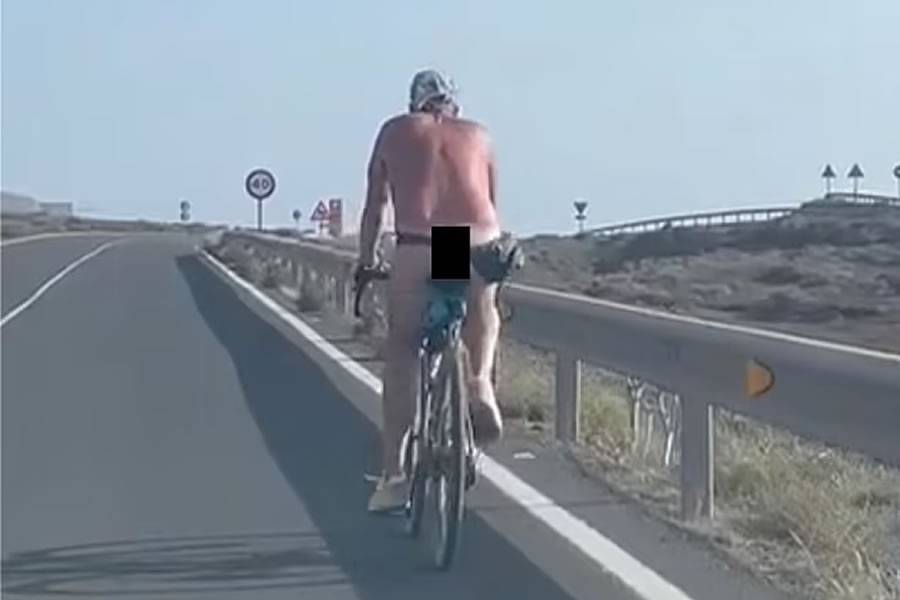 VIDEO: Lanzarote locals angry after man spotted cycling naked around island