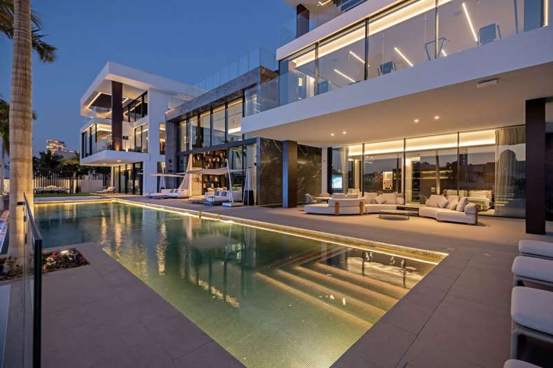 Sun, sand, and skyscrapers in two property paradises: The Canary Islands v Dubai