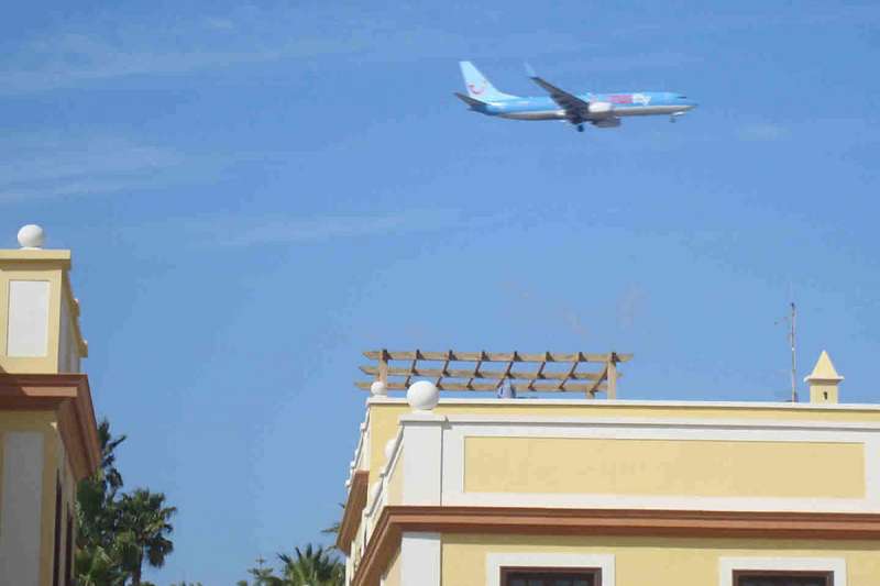 AENA announces free sound proofing for 1,500 homes near Tenerife and Lanzarote Airports