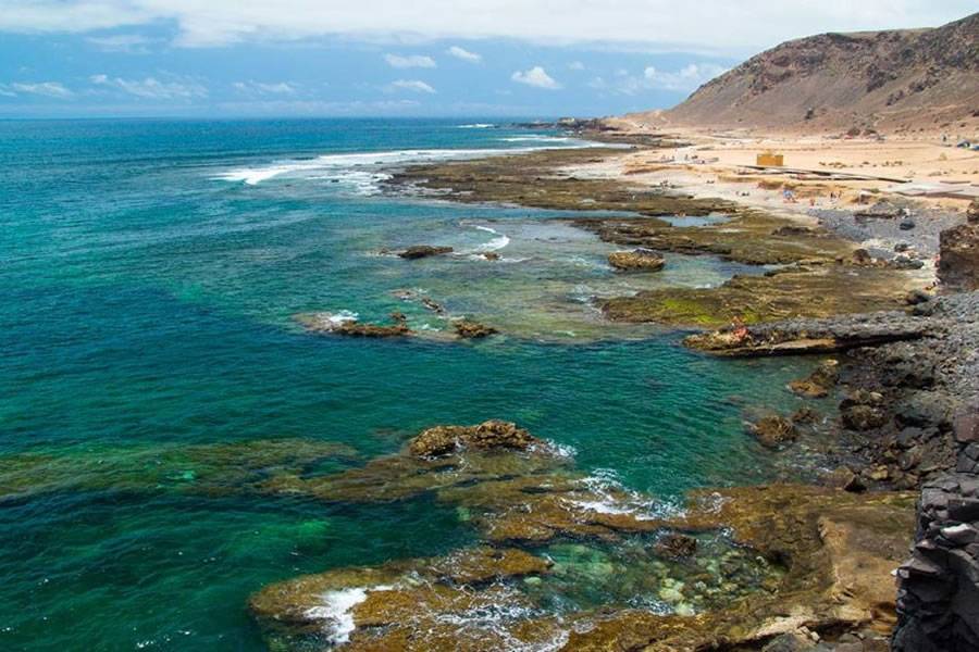 Dead body found floating in the sea off the Canary coast