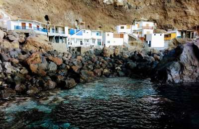 Discover an amazing hidden village in a cave in the Canary Islands 