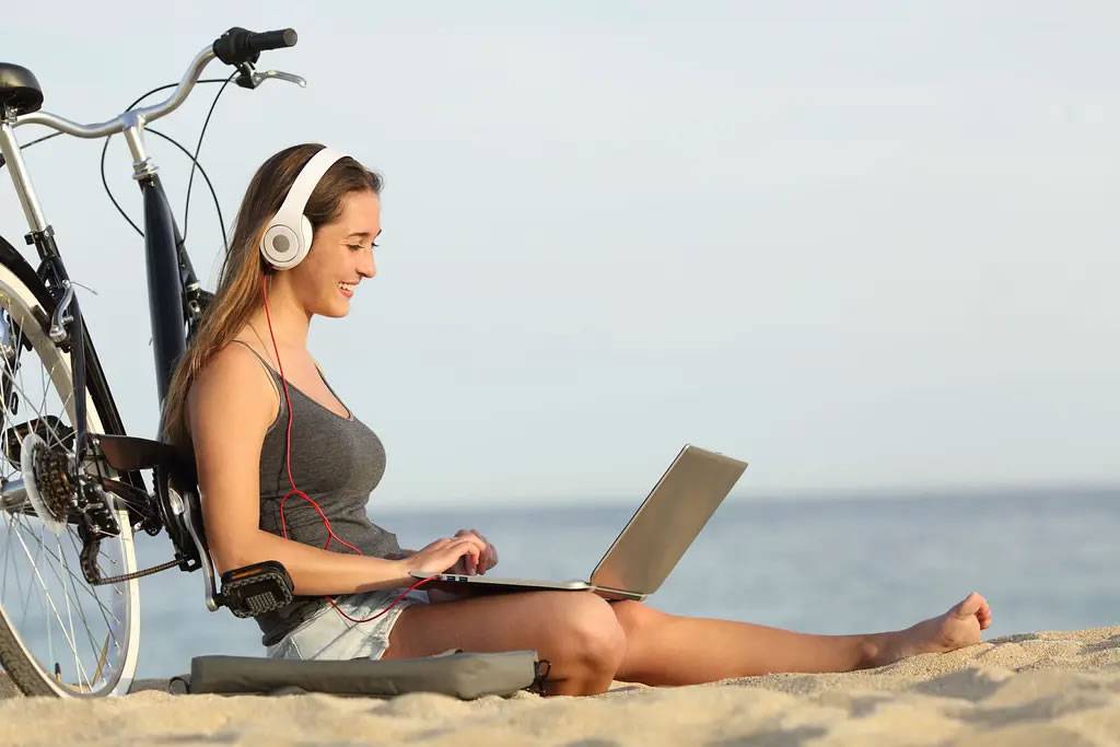 Learning Spanish through immersion: Language courses in the Canary Islands