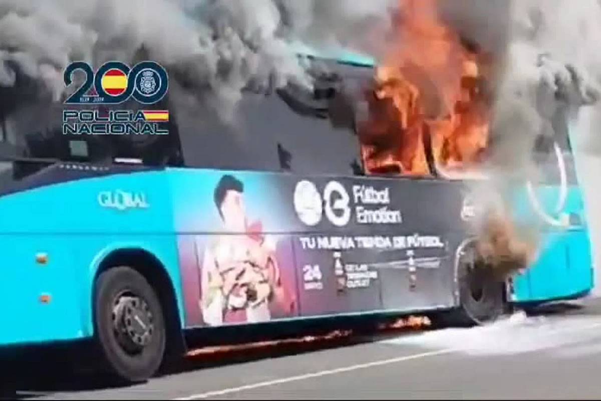 VIDEO: Passengers escape unharmed from bus fire in Gran Canaria