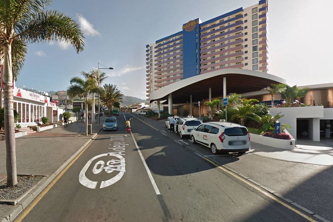 51-year-old man suffers heart attack while driving in Costa Adeje