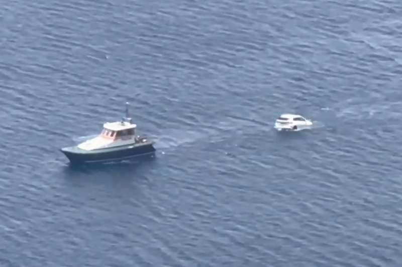 VIDEO: Another car ends up in the sea in the Canary Islands