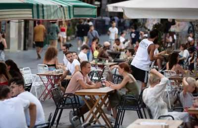 Will the smoking ban on terraces reduce the tourism appeal of the Canary Islands?