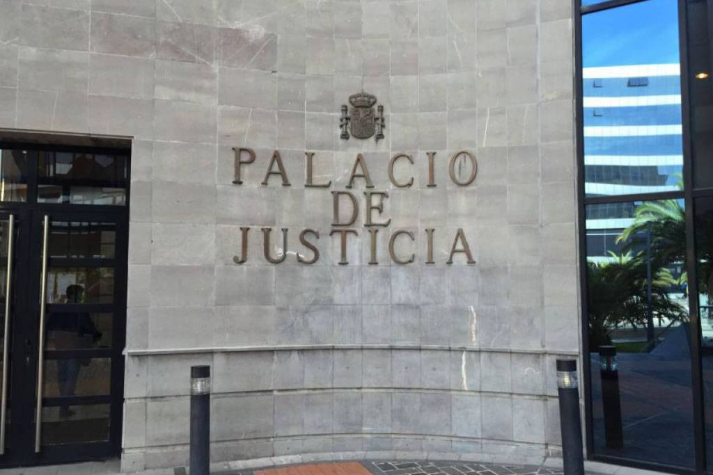 Two dental technicians convicted of professional misconduct in Tenerife