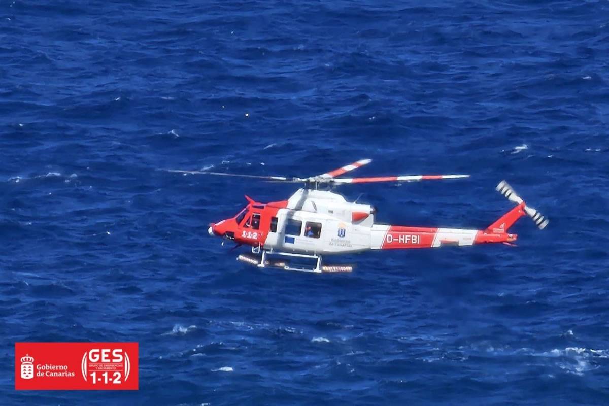 21-year-old man rescued from drowning at a south Tenerife beach