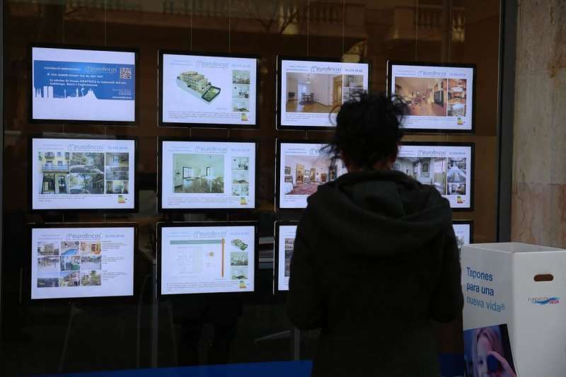 Residential property sales in the Canary Islands dropped by 20% in June