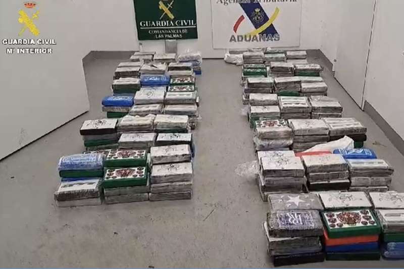 Police seize 289 kilograms of cocaine in drug bust in the Canary Islands 