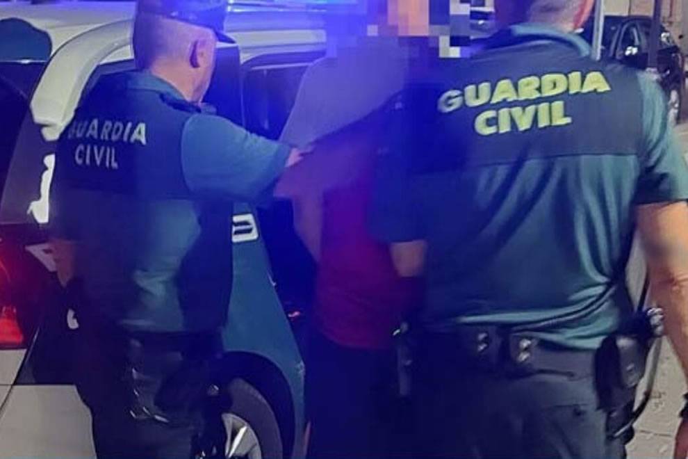 Man arrested for robbing three homes while occupants were asleep inside