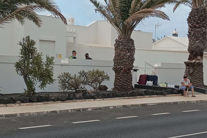 Guardia Civil evicts squatter from property in Costa Teguise