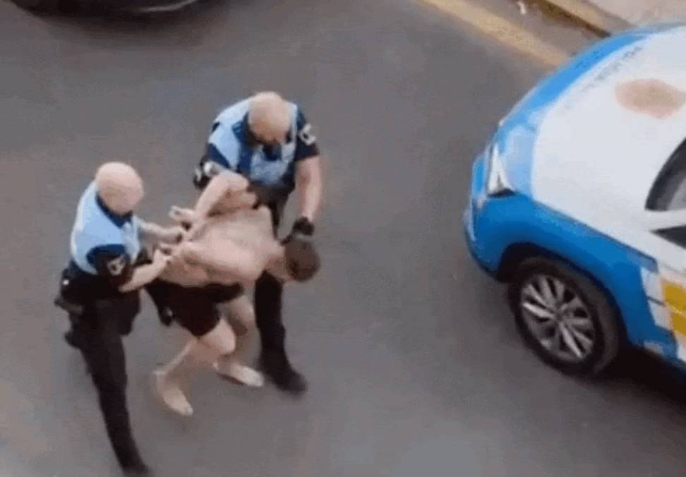 VIDEO: 20-year-old male arrested after attacking his girlfriend in Costa del Silencio