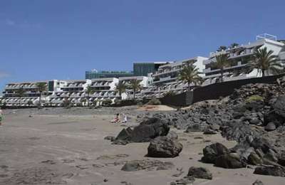 Cabildo throws a lifeline to hotel facing demolition in Playa Blanca