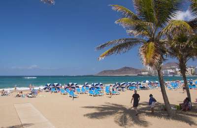 A hot and sunny day in the Canary Islands as storm warnings lifted