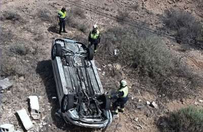 VIDEO: Car lands on roof after plunging down an embankment in Costa Adeje