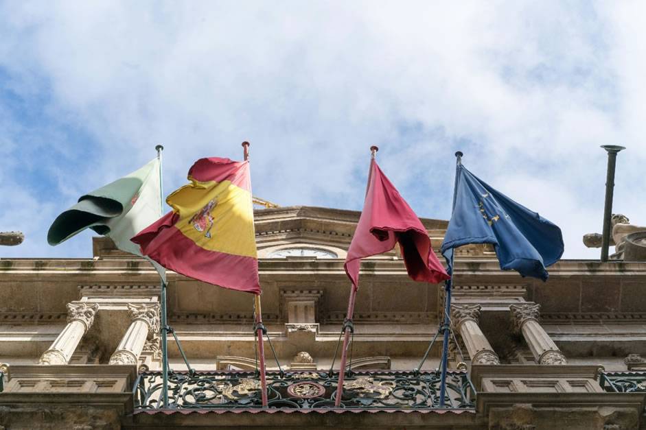 Gambling regulations in the UK and Spain – A comparative case study