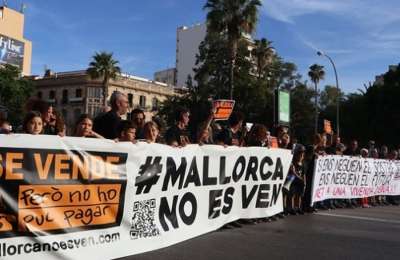The first ‘Pro-Tourism’ campaign emerges against the anti-tourism protests