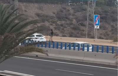 Electric scooter on motorway in south of Tenerife sparks outrage and safety concerns