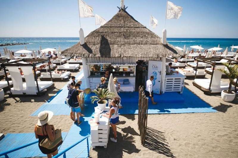 Illegal bars and kiosks on Costa Adeje beaches face fines or closure