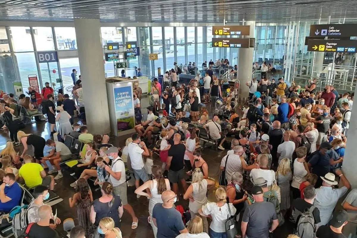 Canary Islands airports set new passenger records this summer