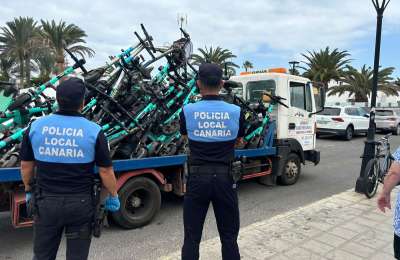Police confiscate 242 scooters in Corralejo for illegally occupying public spaces