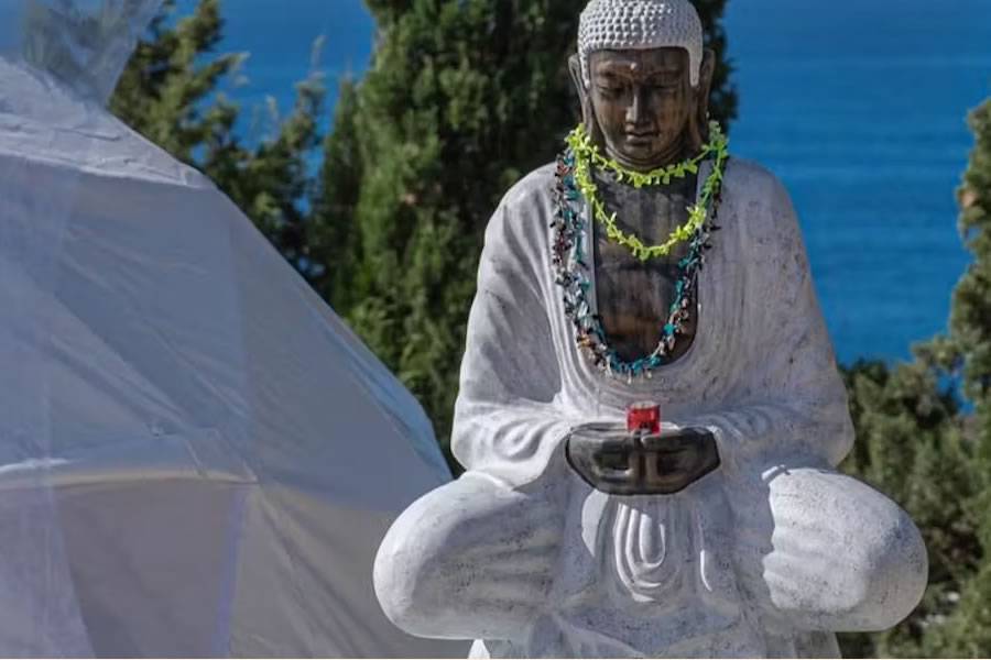 The perfect camping spot for yoga in the Canary Islands: A peaceful haven by the coast
