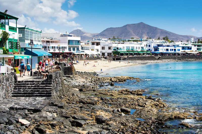 Weather forecast for next few days: Clear skies, light calima, and moderate winds